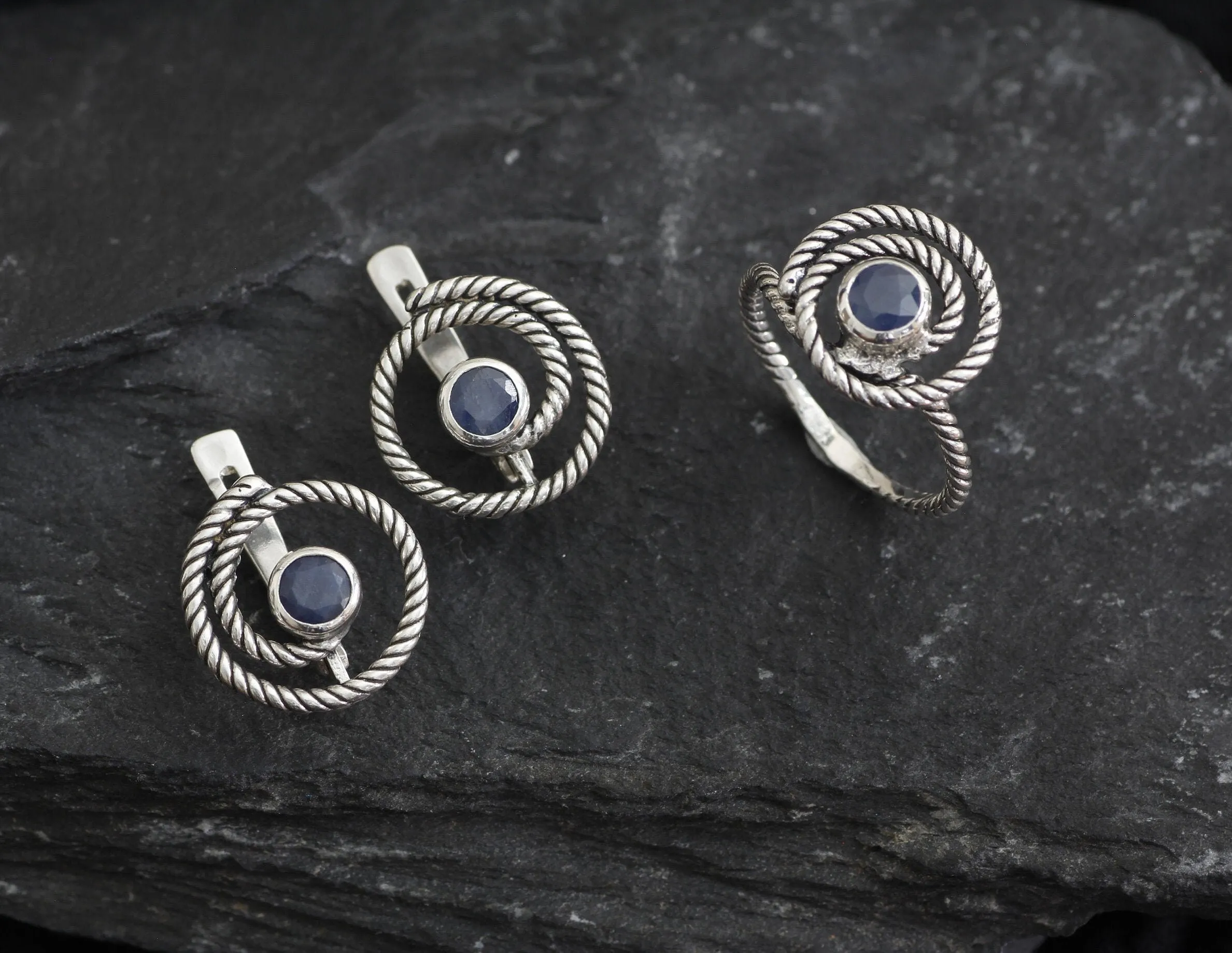 Blue Swirl Ring - Natural Sapphire Band, Blue Spiral Ring