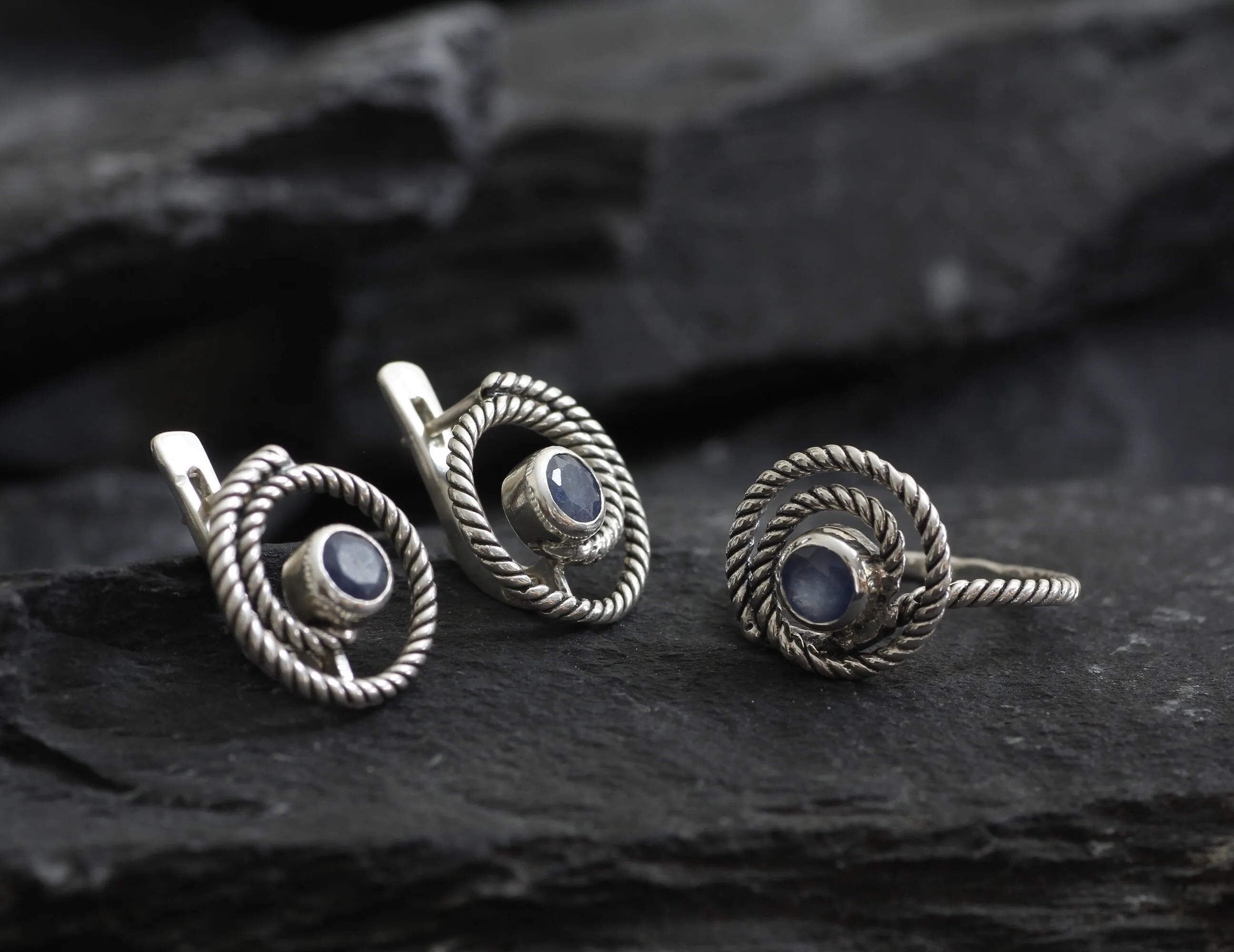 Blue Swirl Ring - Natural Sapphire Band, Blue Spiral Ring
