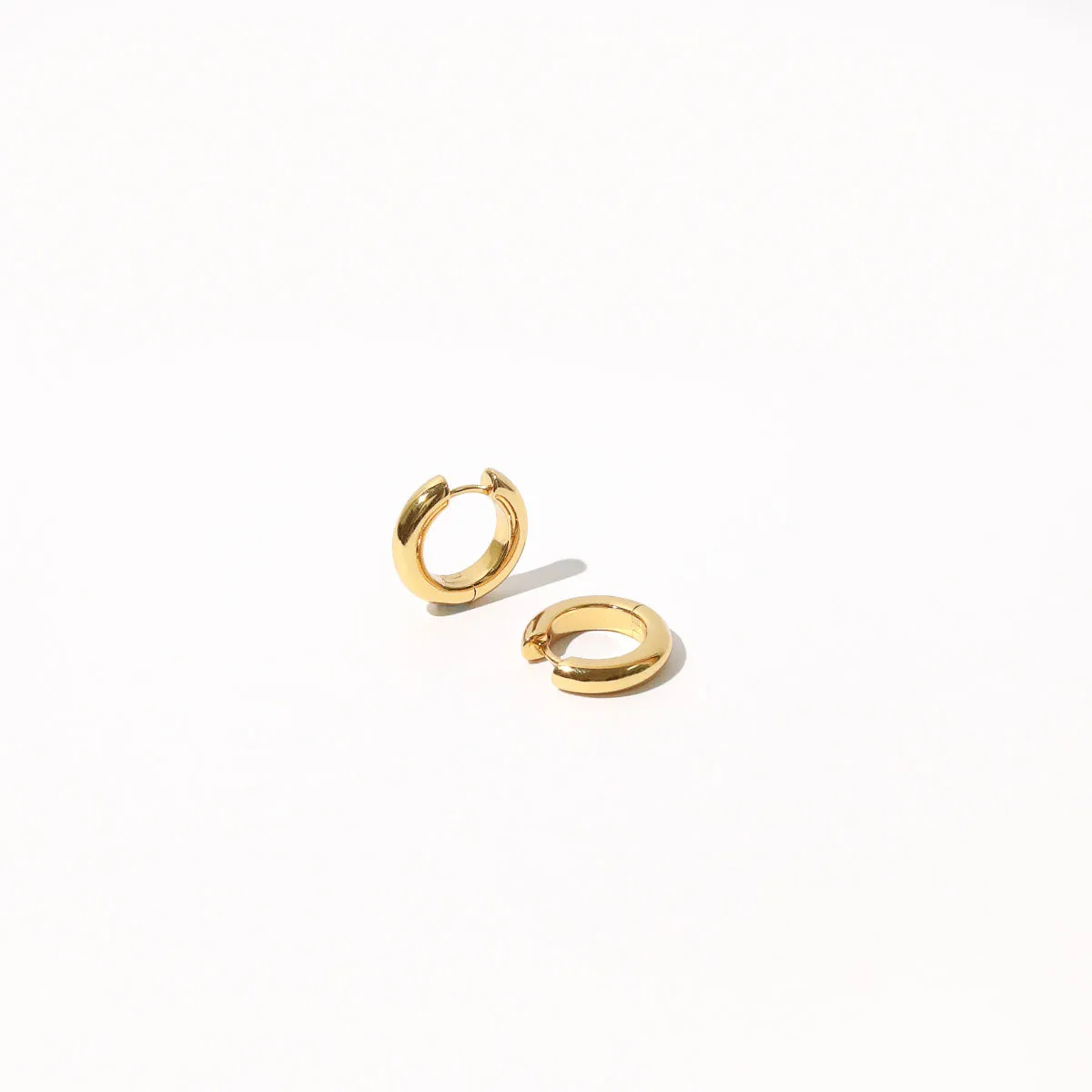 Bold Medium Hoops in Gold