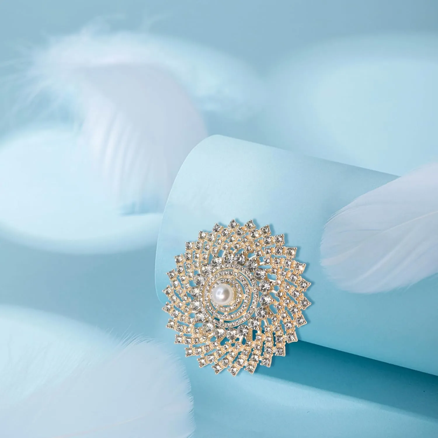 Gold Crystal Shell Flower Brooch Pins for Women Elegant Pearl Rhinestone Floral Brooches Pin Fashion Jewelry for Party Dance Wedding Banquet Brooch for Women Girl Gift