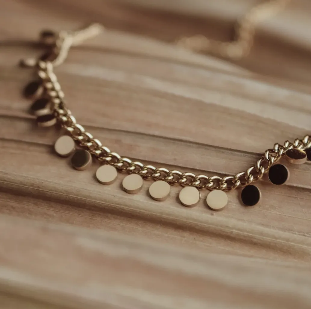 tiny circles statement necklace